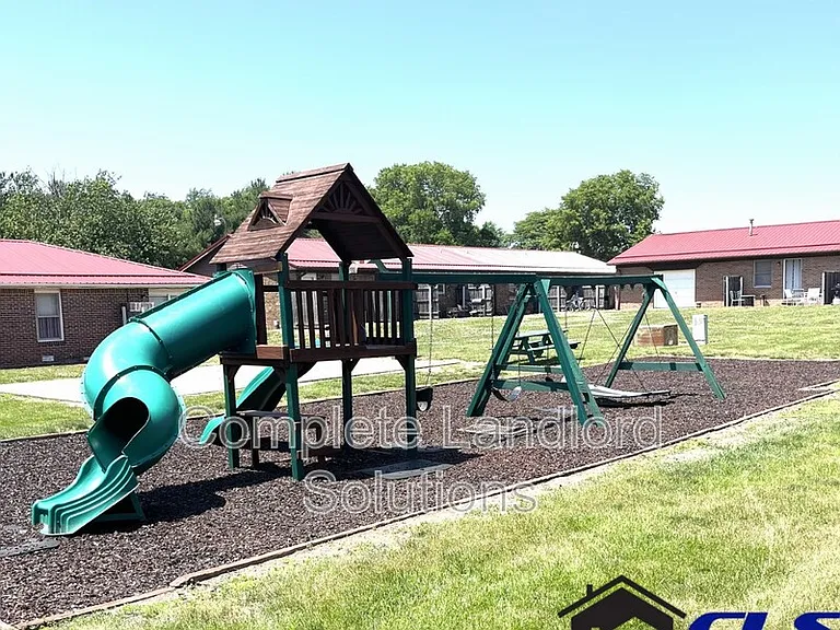 1712 E Morgan Dr — Photo 6