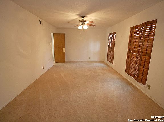 3rd image of 3222 Litchfield Dr
