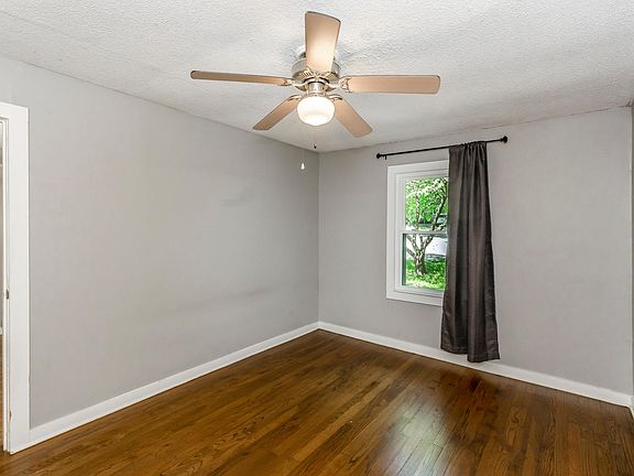 4th image of 7803 Summit St