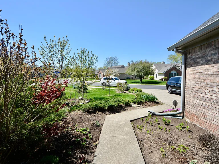 7749 Chesapeake Dr E — Photo 1
