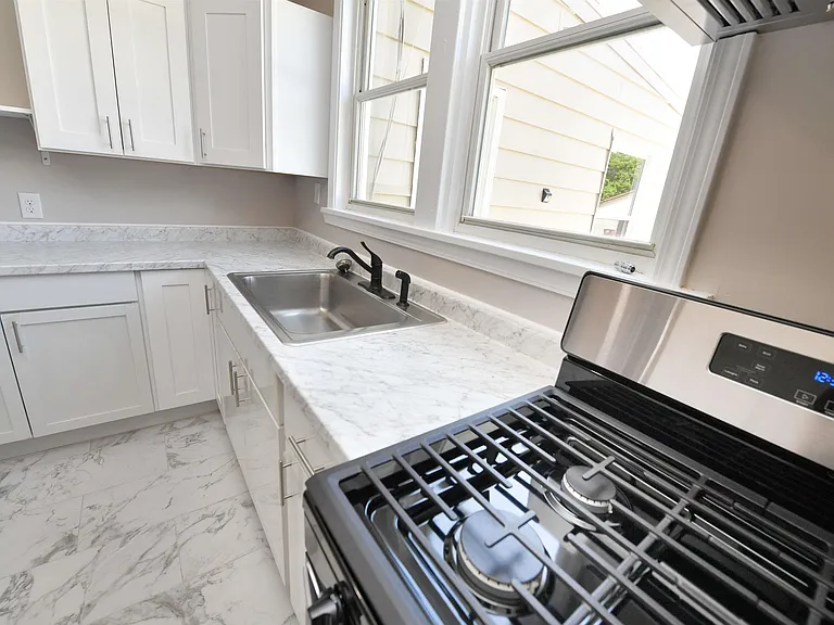1027 N University St — Photo 25