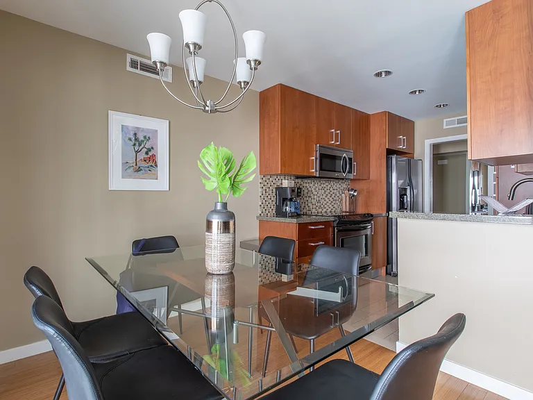 4407 Francis Ave — Photo 9