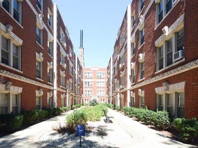 544.5 W Surf St #3W, Chicago, IL, 60657