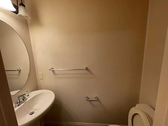 5th image of 162 E Windstone Mews SW