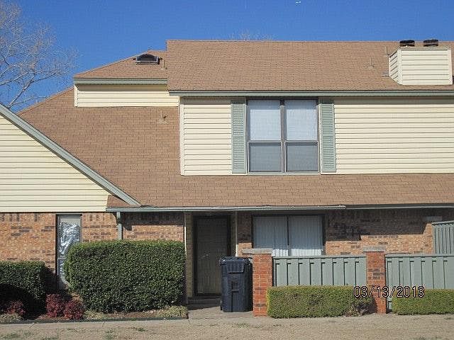 1st image of 14111 Fairhill Ave