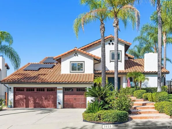3915 Monument Pl, Escondido, CA 92025