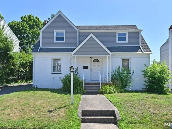 15-11 Parmelee Avenue, Fair Lawn, NJ 07410