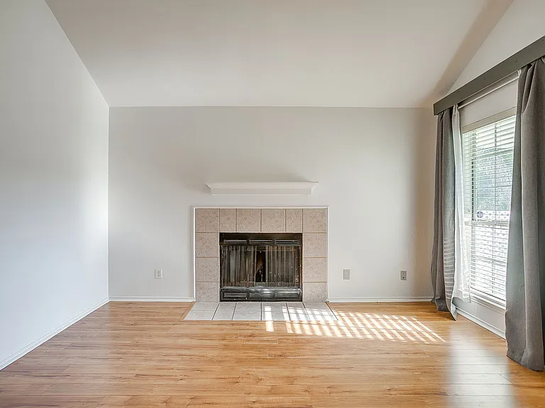 5323 Northridge Blvd — Photo 18