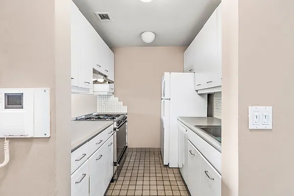 Rented by Keller Williams NYC | media 5