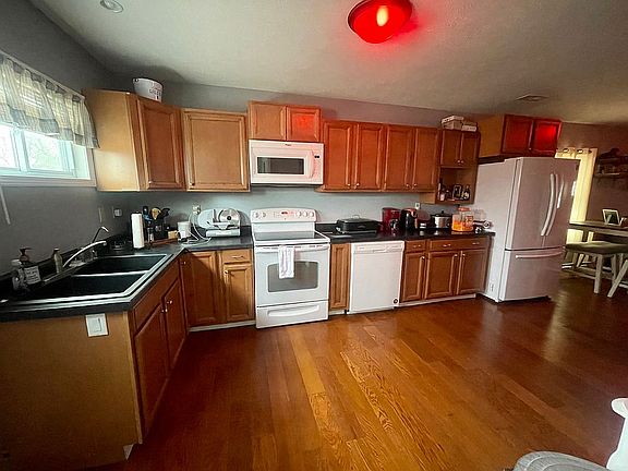 4th image of 306 S 1st St