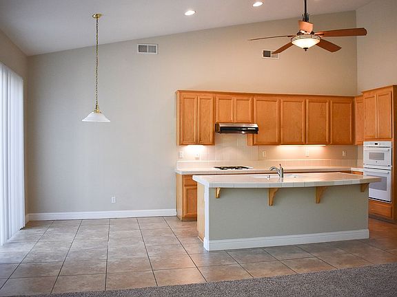 4th image of 4810 Blackrock Dr