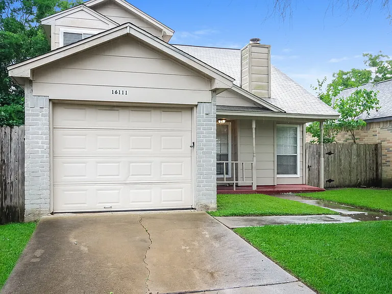 16111 Rosenridge Dr — Photo 3