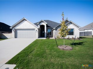 805 Sunnys Halo Dr, Hewitt, TX 76643
