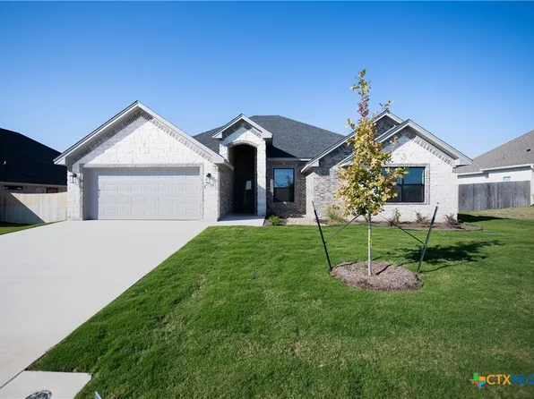 805 Sunnys Halo Dr, Hewitt, TX 76643