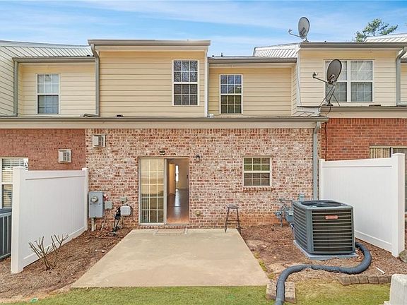 5th image of 1102 Pleasant Oaks Ct #1