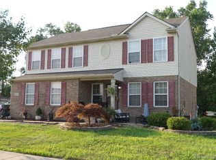 26650 Parkside Dr, Taylor, MI 48180