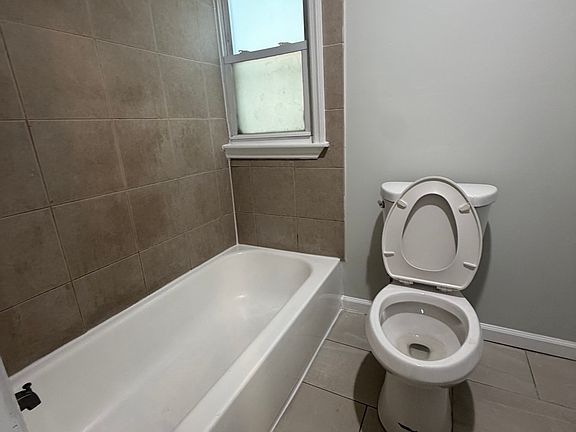 4th image of 546 Livingston St #1F