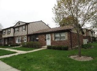 470 Congress Ct, Wood Dale, IL 60191