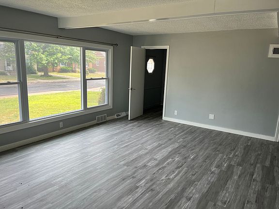 2nd image of 2320 W Ayres Ave