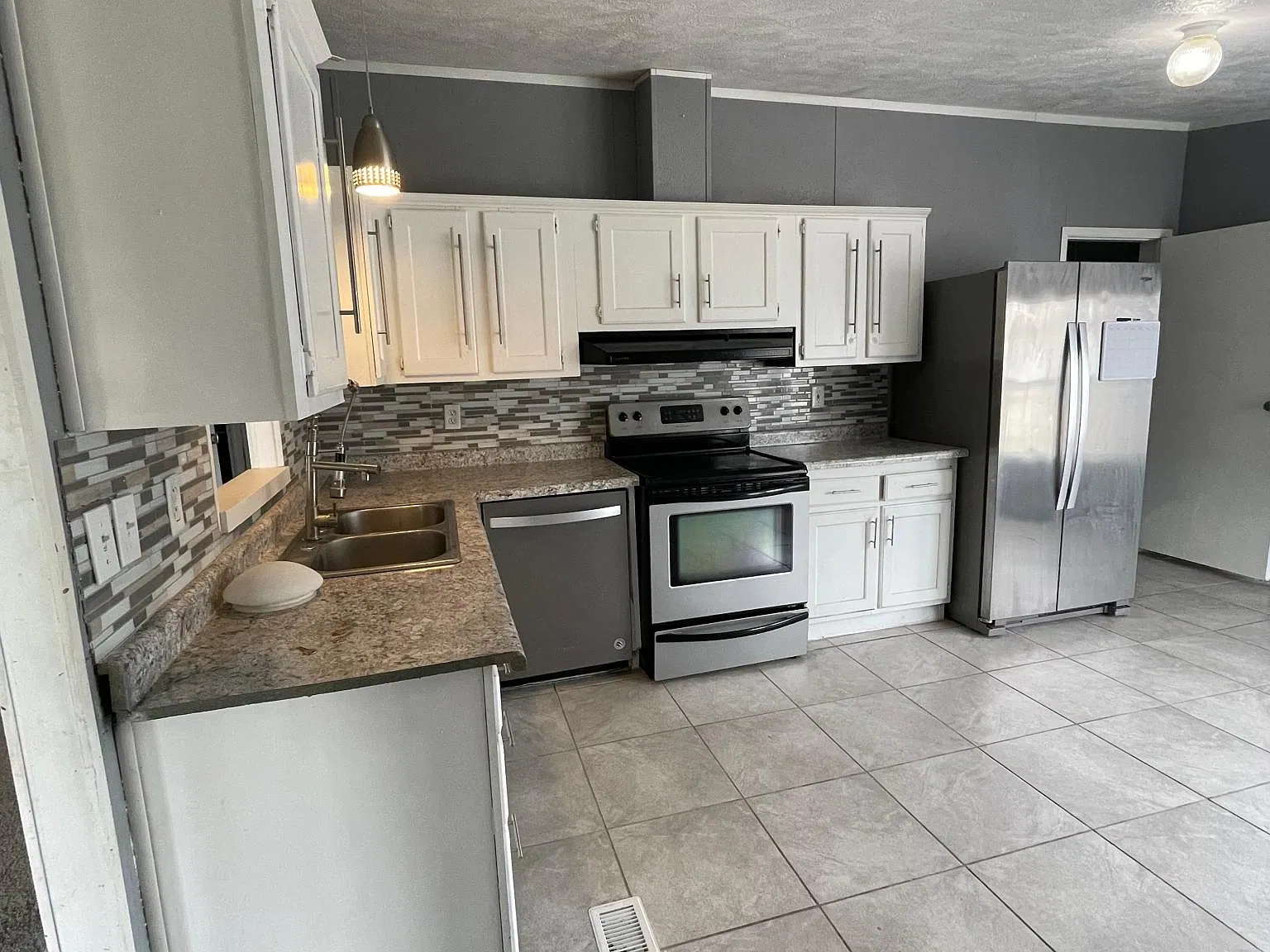 3 bed, 1248 sqft, $1,100 — Photo 3