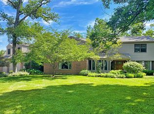 9 Kensington Dr, Lincolnshire, IL