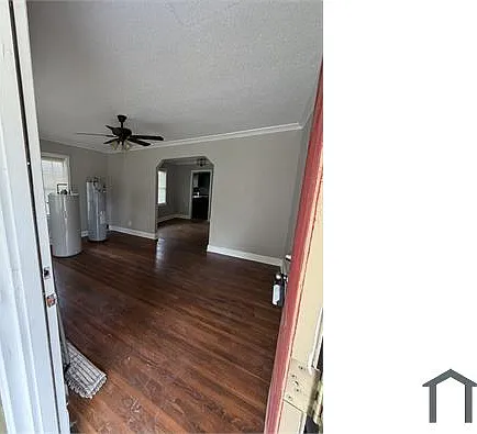 3 bed, $1,400 — Photo 2