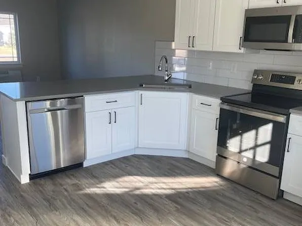 820 Grant St #H, Wray, CO 80758