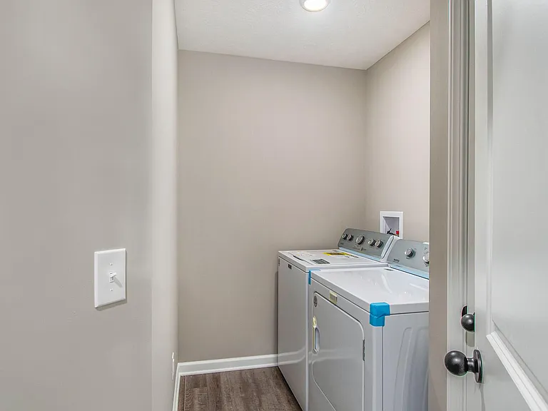 2095 Brandon Ln — Photo 34
