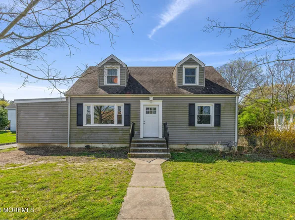 358 Beecroft Pl, Oakhurst, NJ 07755