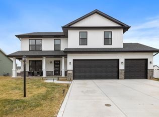 302 Holst Ln, Valparaiso, IN 46385