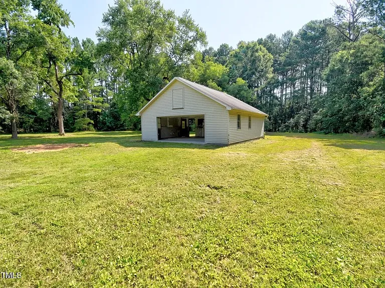 4414 State Highway 87 N — Photo 2