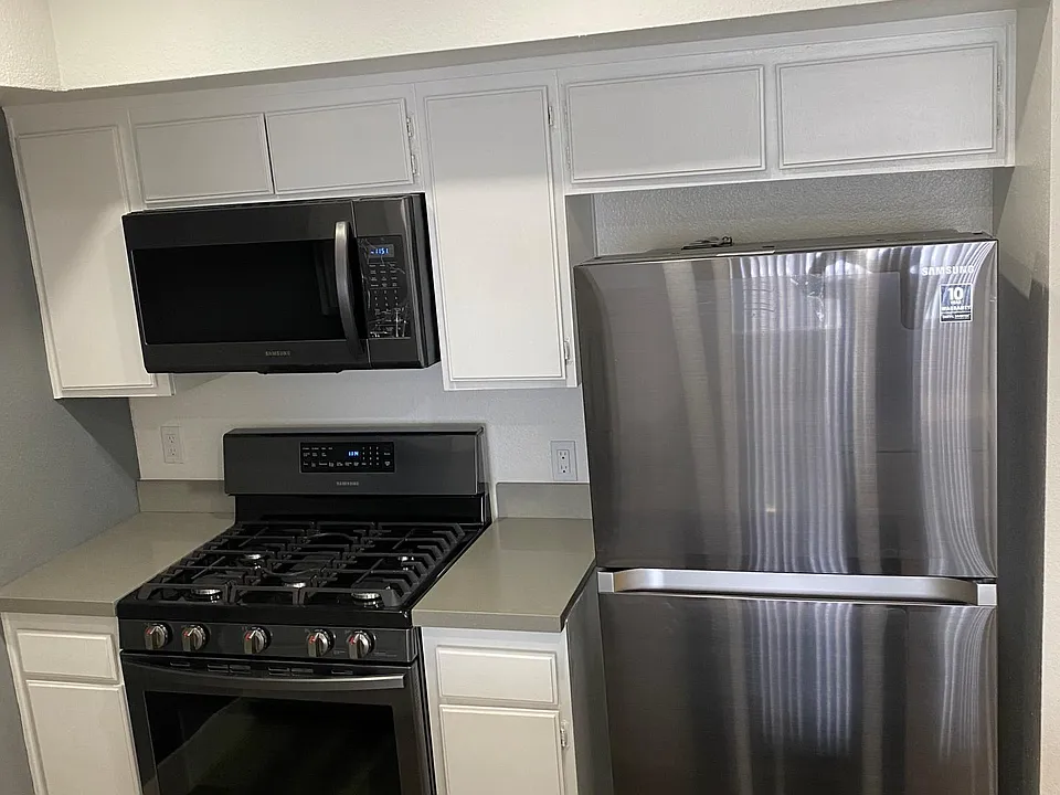 newly remodeled 2 bedroom kitchen