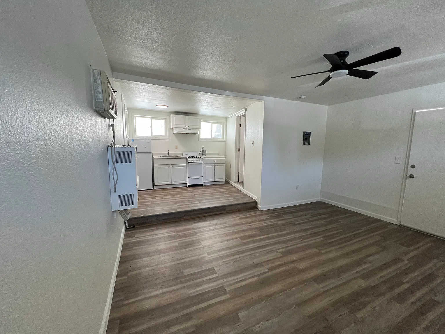 Studio, $1,495 — Photo 2