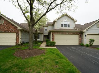 1070 Ridgefield Cir, Carol Stream, IL 60188