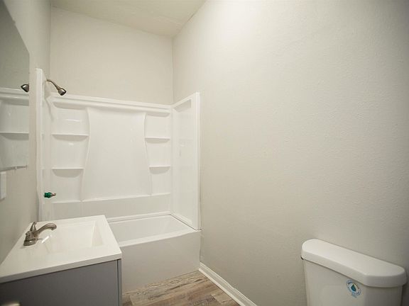 5th image of 1613 Johnson St