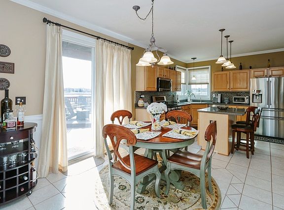 5th image of 1455 Woodbury Cir