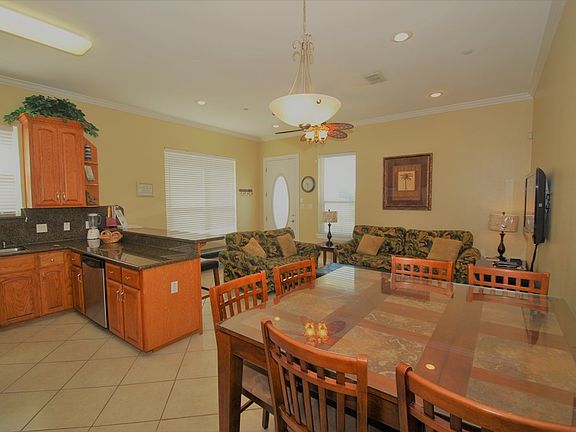 2nd image of 115 E Hibiscus St #4