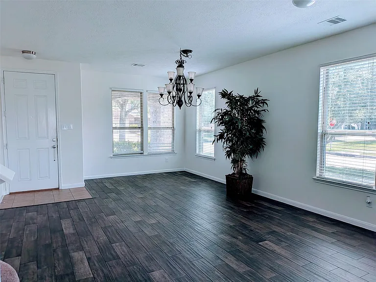 1615 Bel Riposo Ln — Photo 5