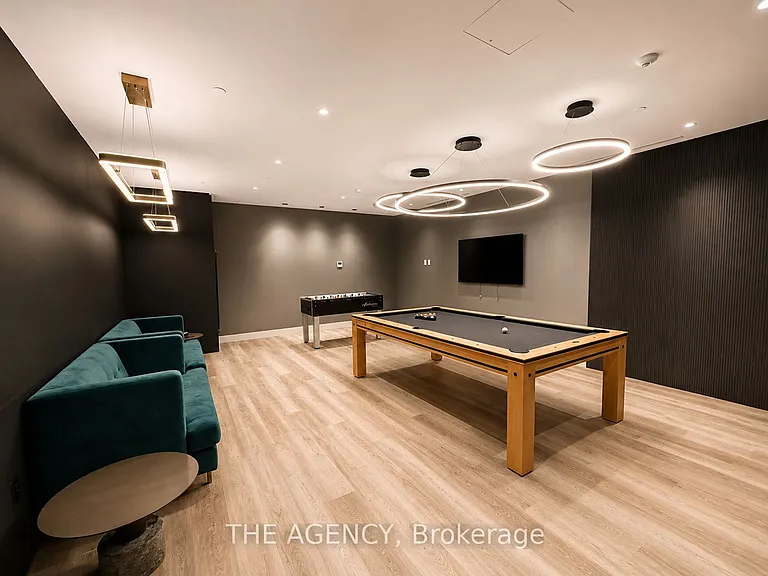 30 Upper Mall Way #A622 — Photo 25