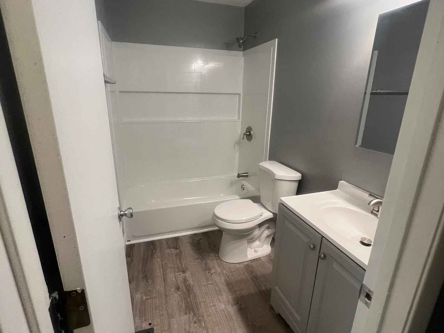 3 bed, 1.5 bath, 1056 sqft, $1,450 — Photo 2