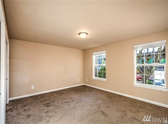 Pictures from model unit colors may very from each unit.