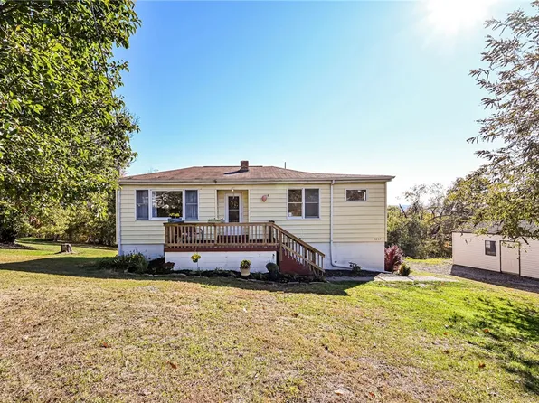 2237 Lewis St, White Oak, PA 15131