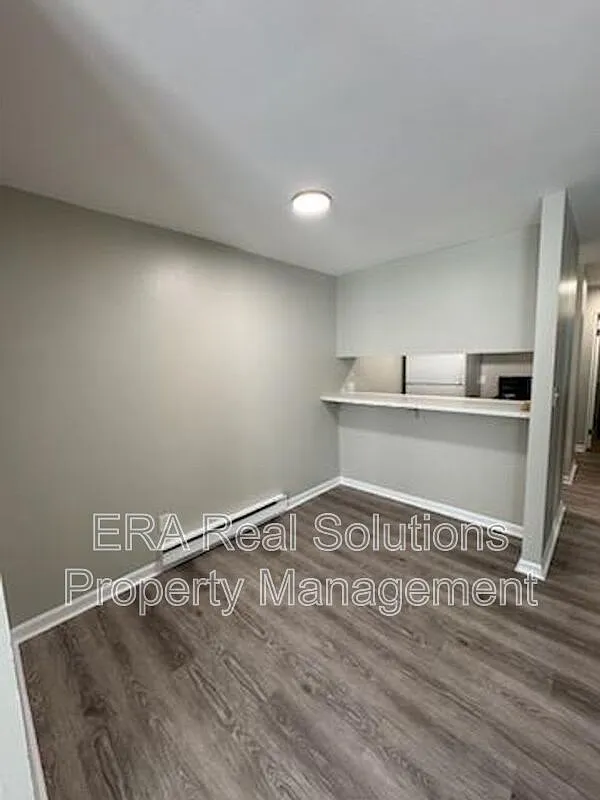3 bed, 1.5 bath, $1,325 — Photo 4
