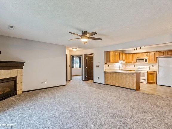 4th image of 405 James Blvd NW APT 3