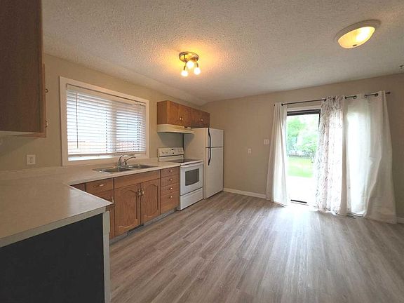 3rd image of 2606 E 46th Ave