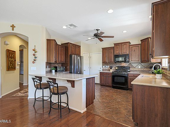 5th image of 15978 W PAPAGO Street