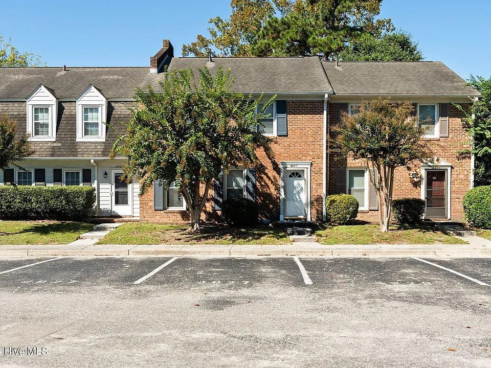 4927 Marlin Ct