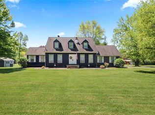 1169 Academy Dr, Youngstown, OH