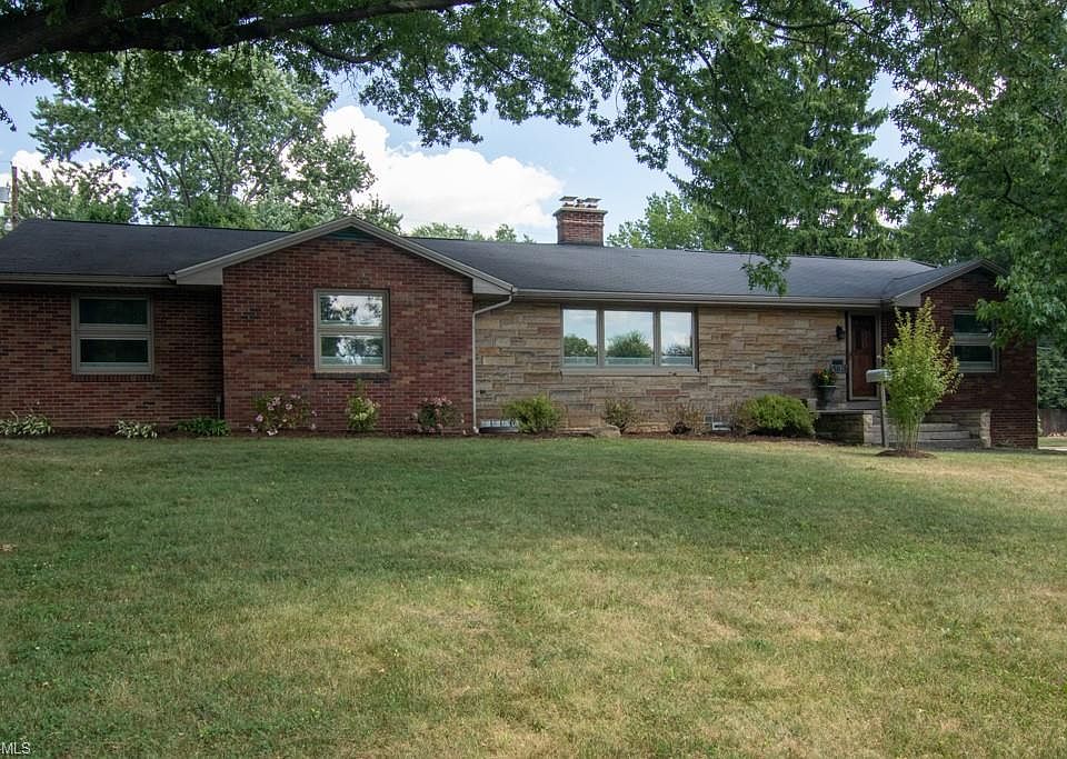 1st image of 569 Woodland Ave