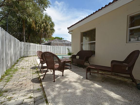 5th image of 6060 NW 44th Ln